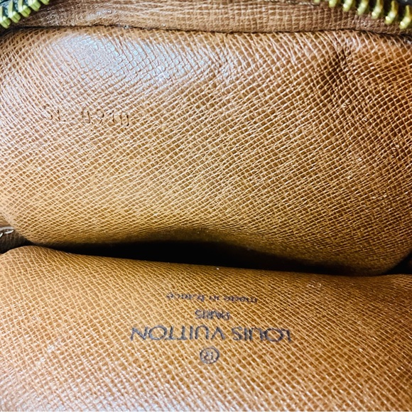 AUTHENTIC Vintage Louis Vuitton Danube crossbody camera bag - Picture 9 of 11